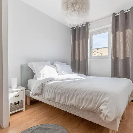 Les Sorbiers Apartment *