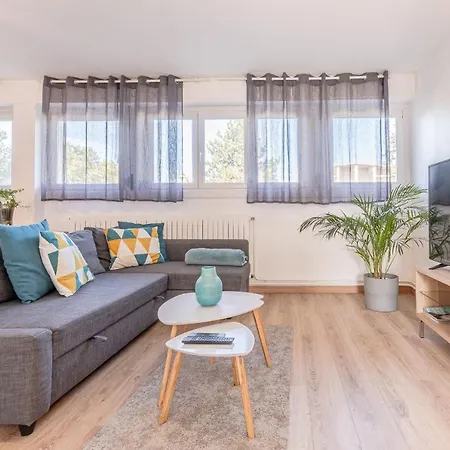 Les Sorbiers Apartment *